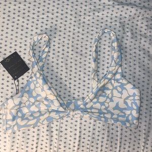 Skatie swim top. NWT. size L. Hamptons print